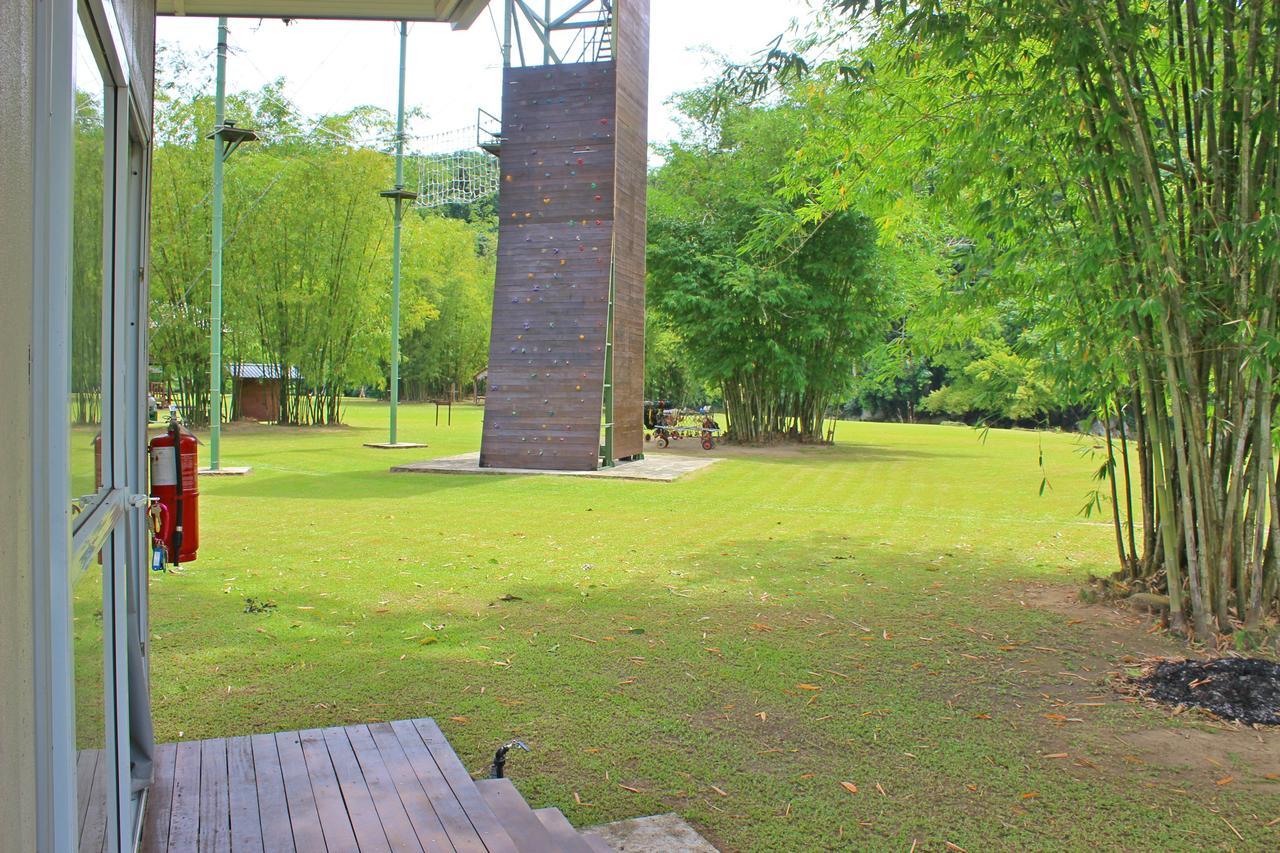 Kiulu Riverside Chalet Tamparuli Exterior photo